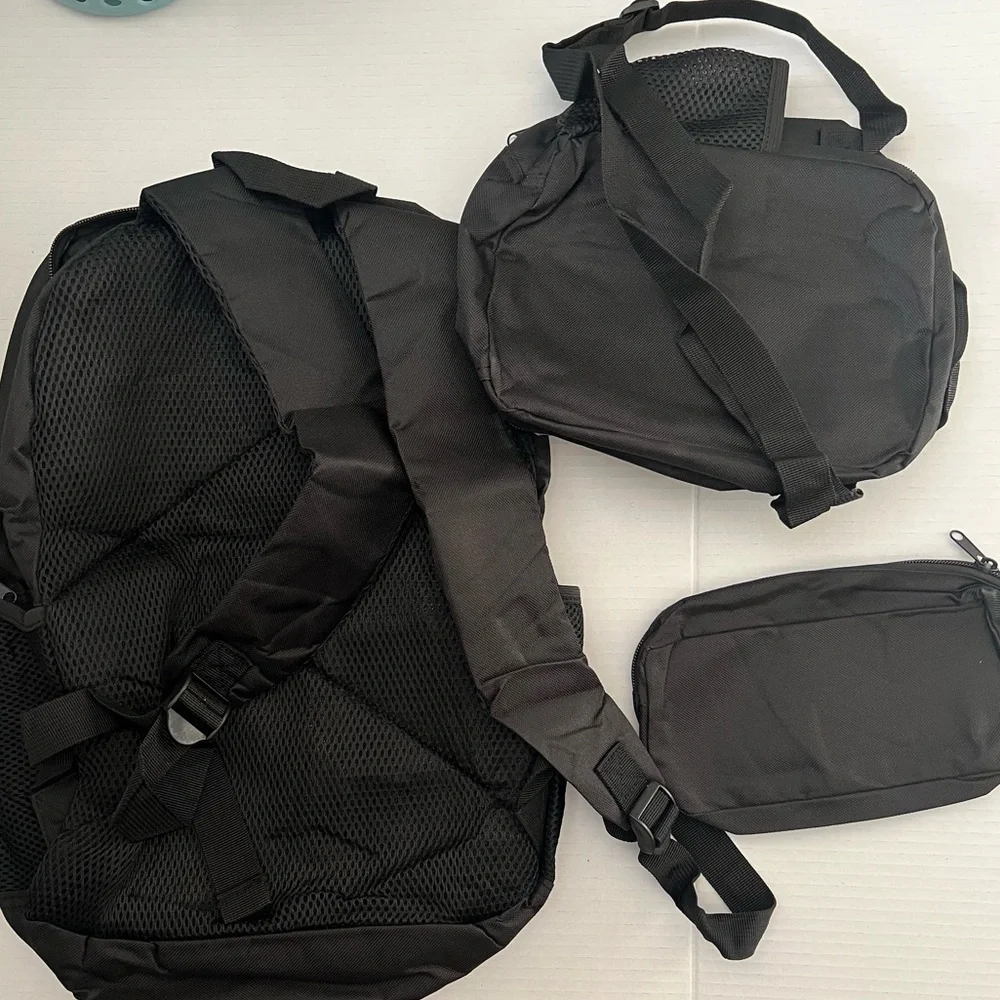 SCOROTEC BACKPACK SET (AMERICAN FLAG SOCCER) INCLUDES LUNCH BOX & PENCIL CASE.
